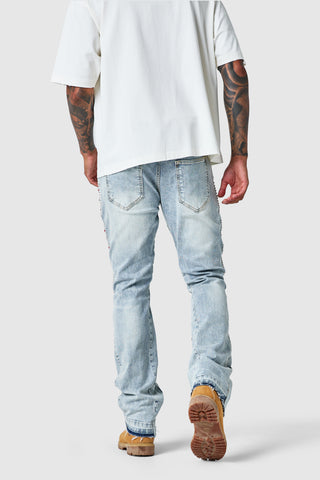 STUD FLARE – HELLBLAUES DENIM