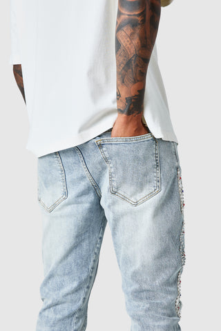 STUD FLARE – HELLBLAUES DENIM
